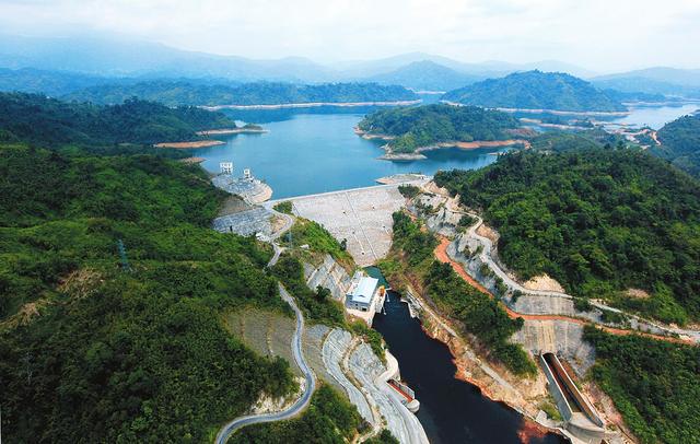 2015年5月8日--巴州小三口水電站中性點(diǎn)接地電阻柜發(fā)貨